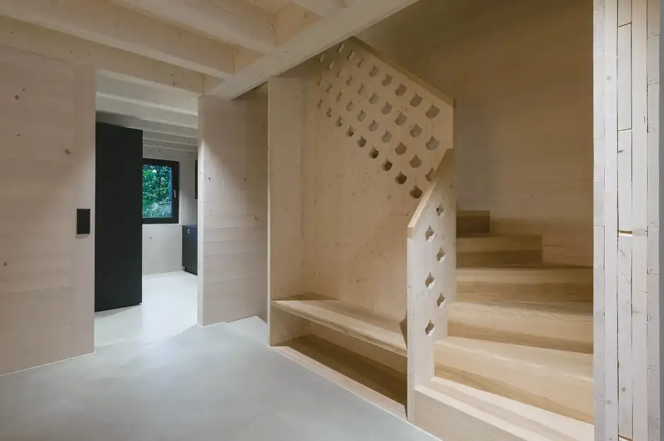 H28 Foto Innen Treppenhaus Küche