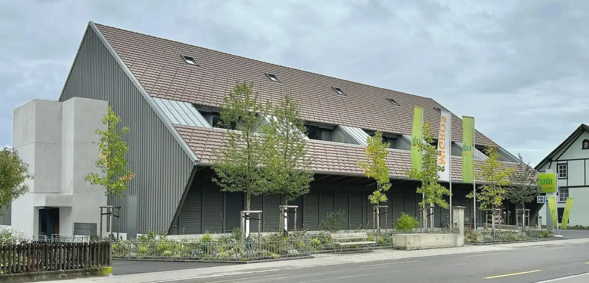 H31 B Foto Aussen Strasse 01 Header