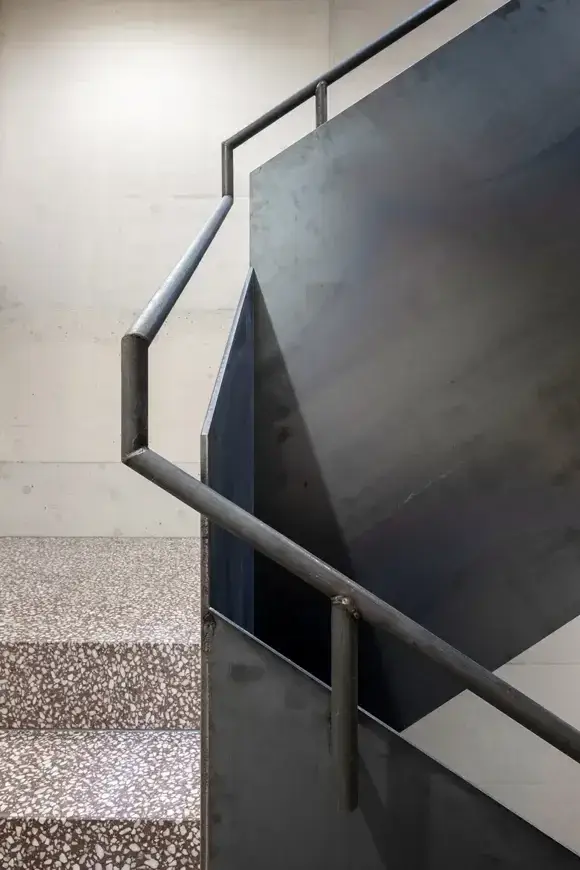 H37 Foto Innen Treppenhaus 05