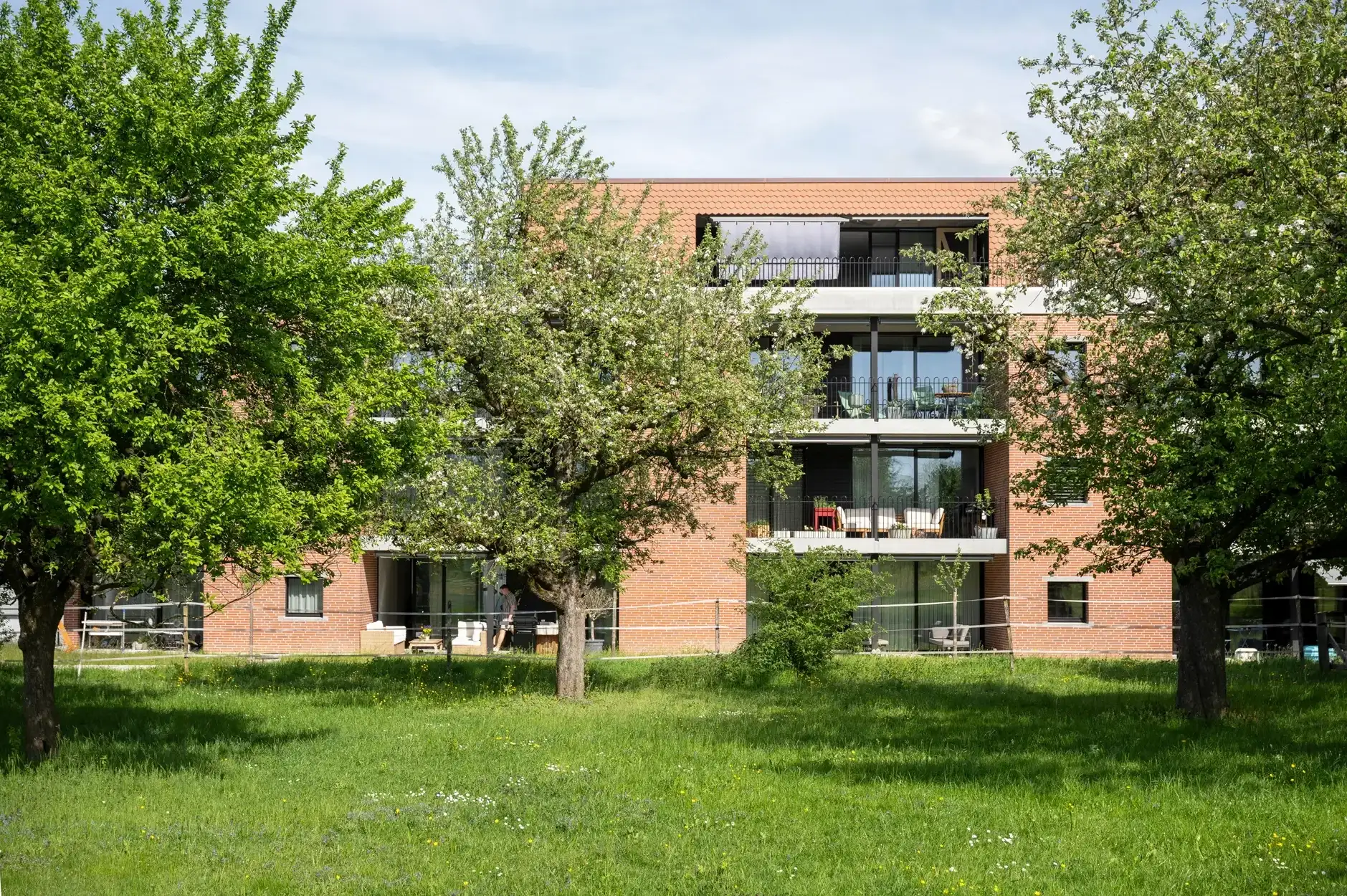 H37 Foto Aussen MFH Garten 03