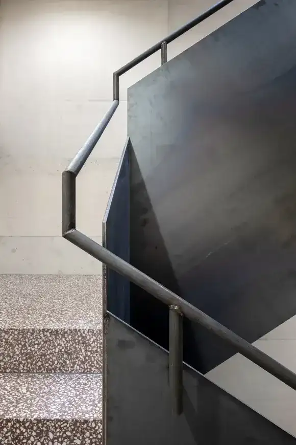 H37 Foto Innen Treppenhaus 05