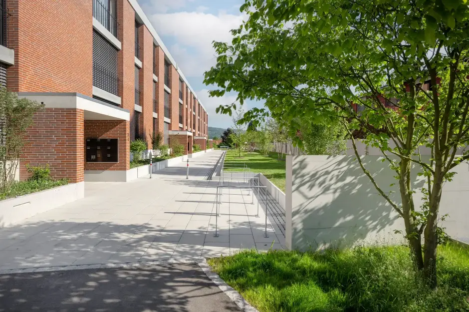 H37 Foto Aussen Erschliessung 01