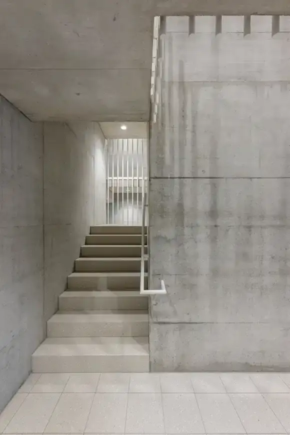 H51 Foto Innen Treppenhaus 01