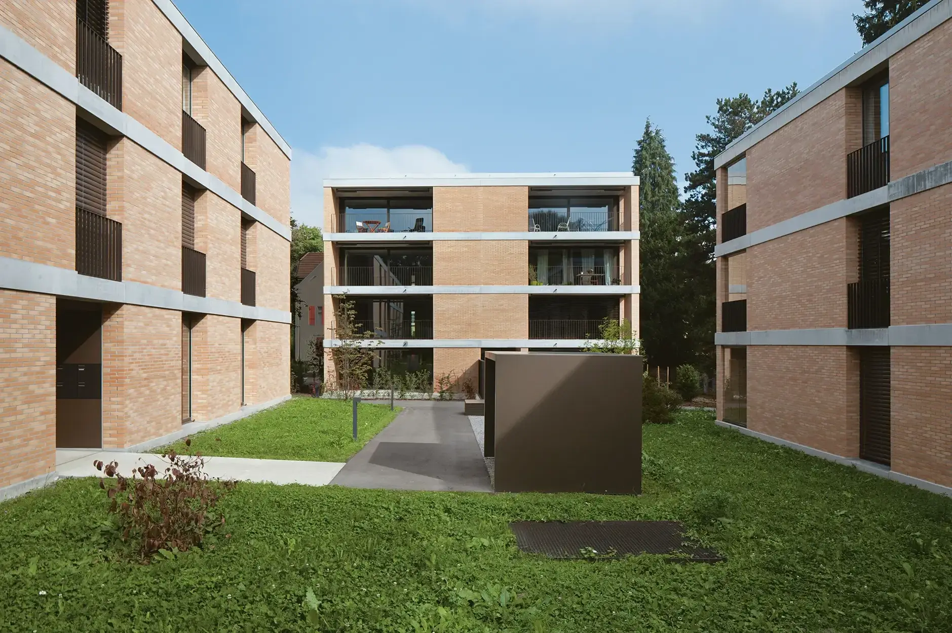 F28 Foto Aussen Innenhof