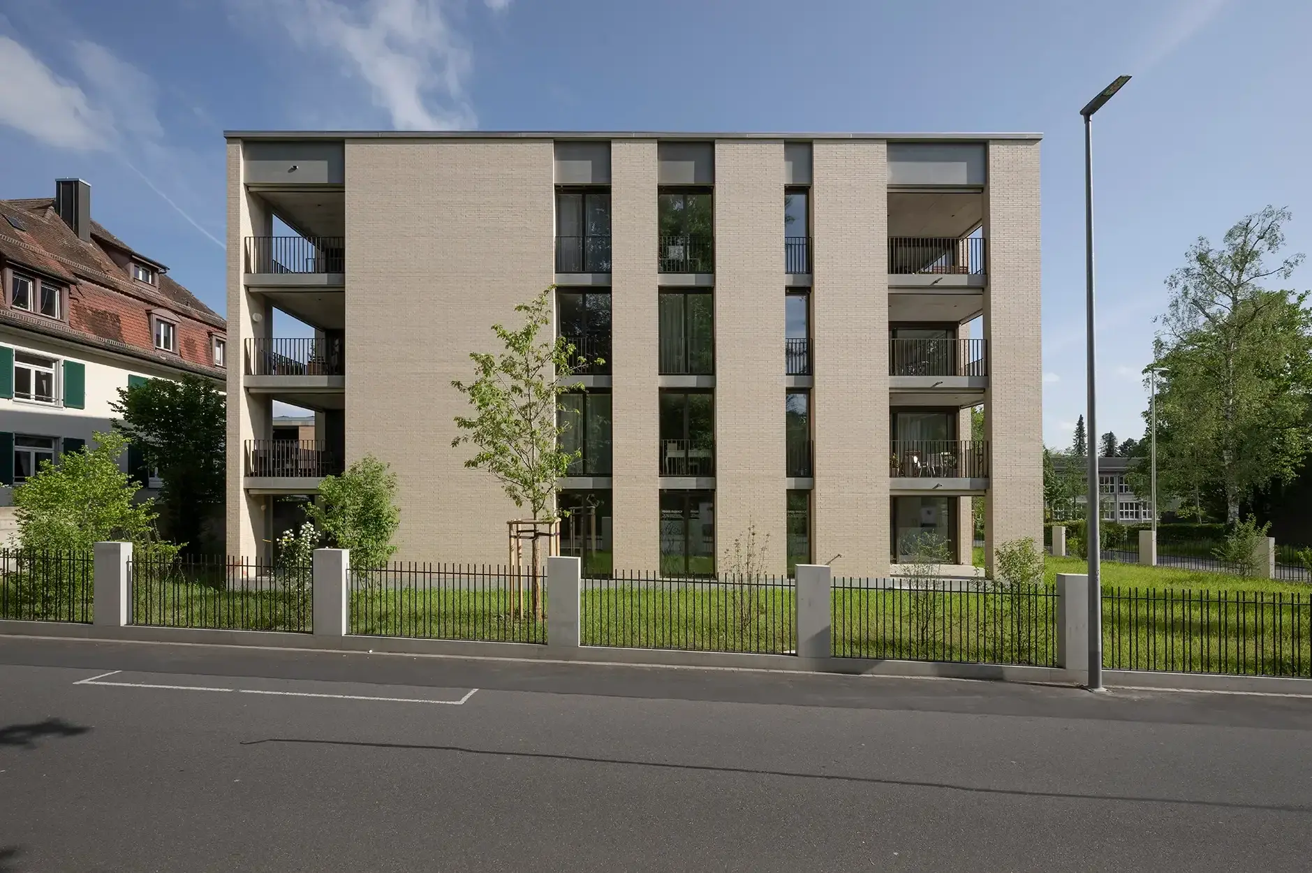 H51 Foto Aussen Frontal