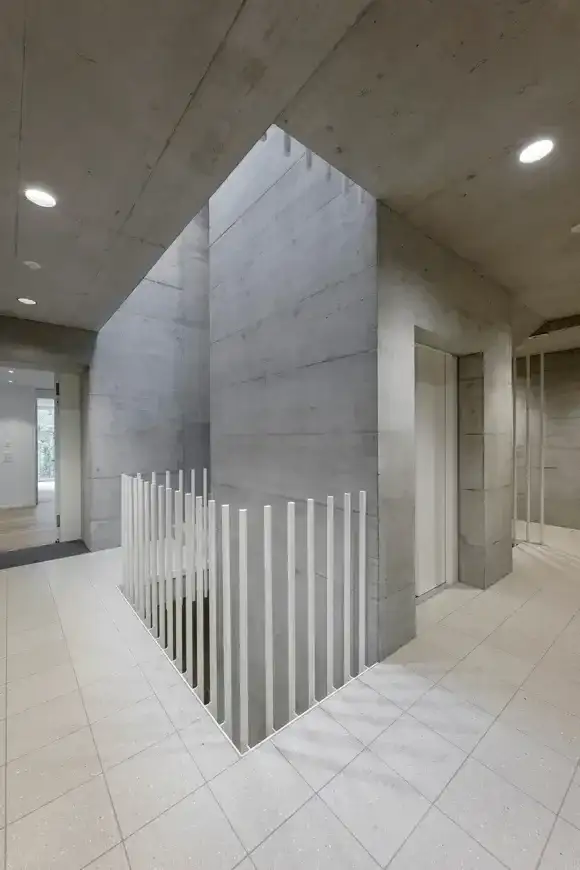 H51 Foto Innen Treppenhaus 04