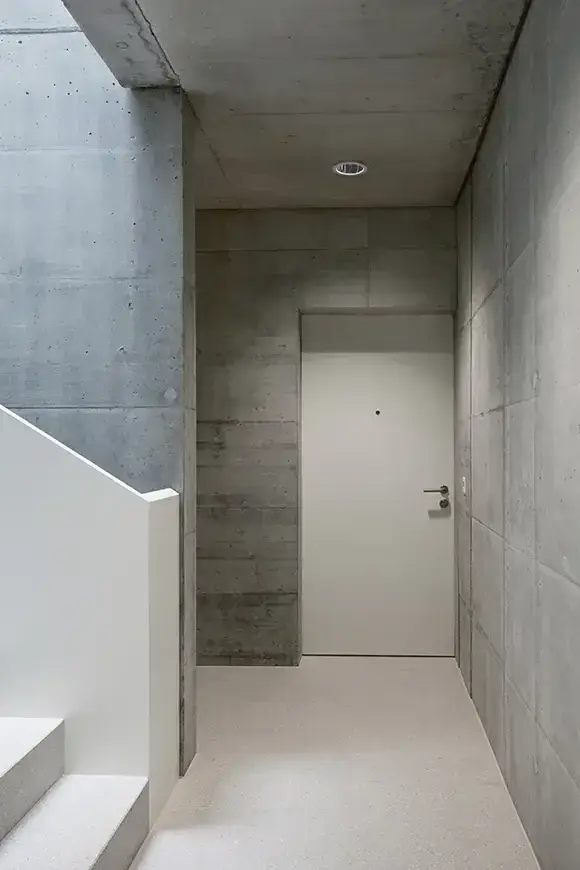 F28 Foto Innen Treppenhaus 01