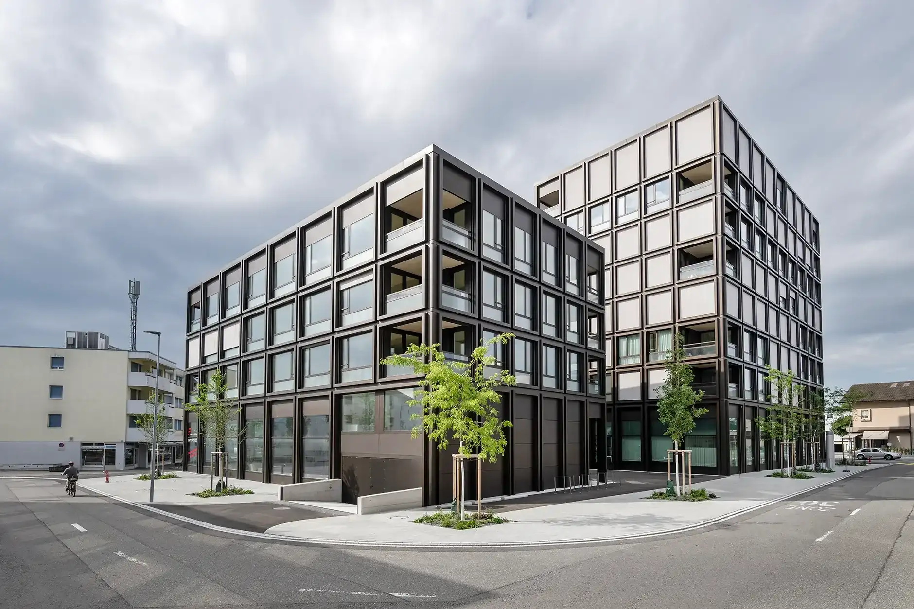 H54 A Foto Aussen Einfahrt 02