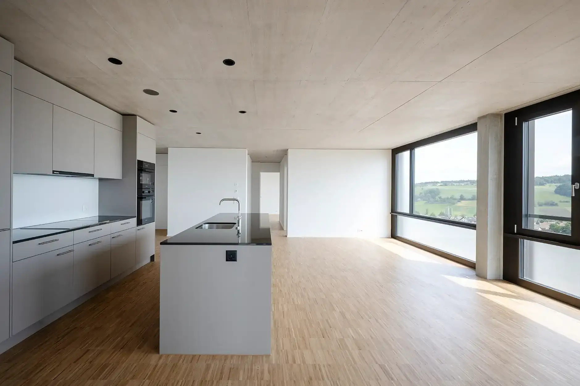 H54 A Foto Innen Raum Küche Insel 01