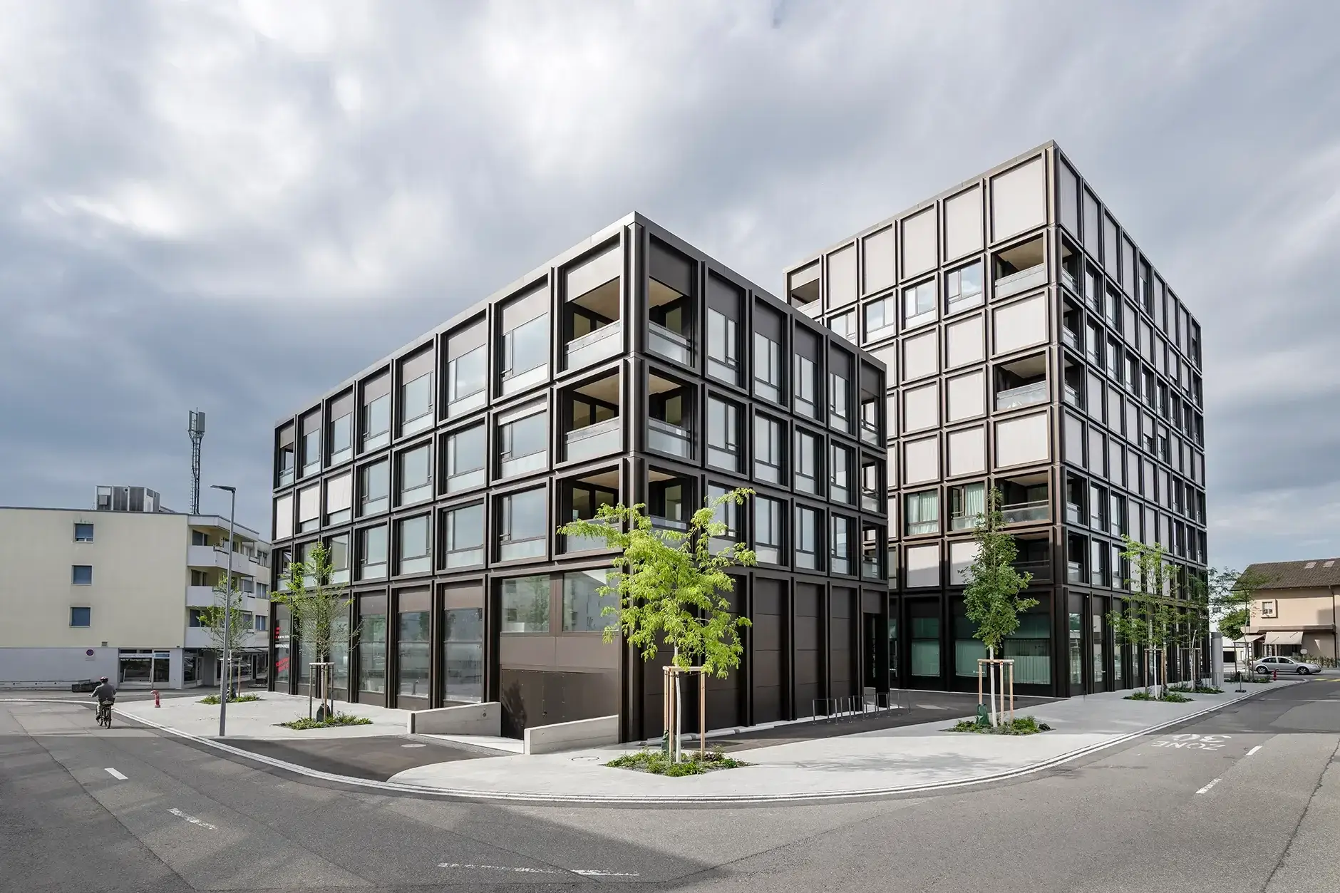 H54 A Foto Aussen Einfahrt 02