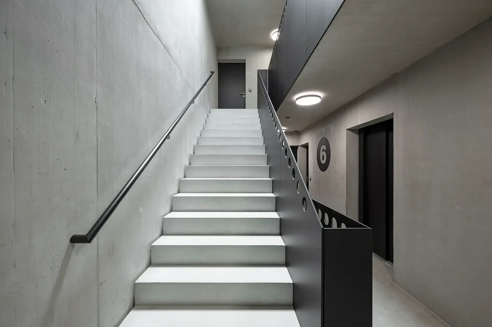 H54 A Foto Innen Treppenhaus Treppenlauf