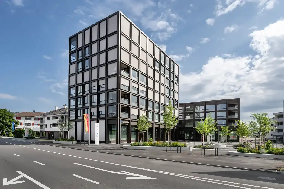 H54 A Foto Aussen Platz 01