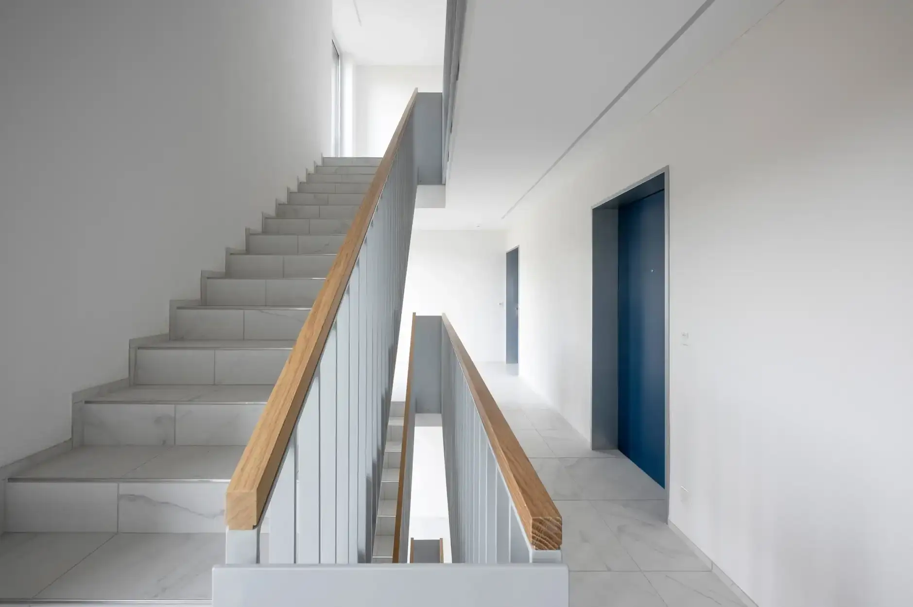 H59 Foto Innen Treppenhaus 01