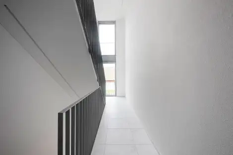 H59 Foto Innen Treppenhaus 02