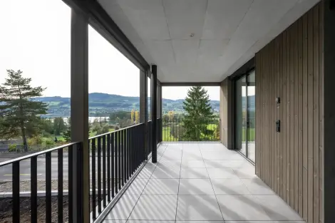 H59 Foto Innen Balkon 03