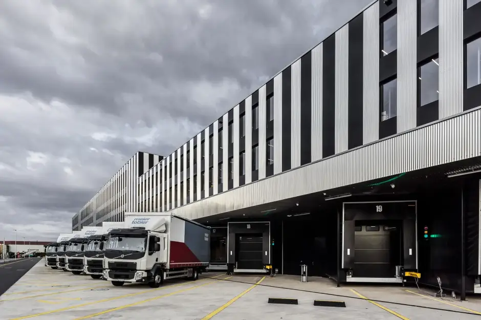 H62 Foto Aussen Anlieferung 04