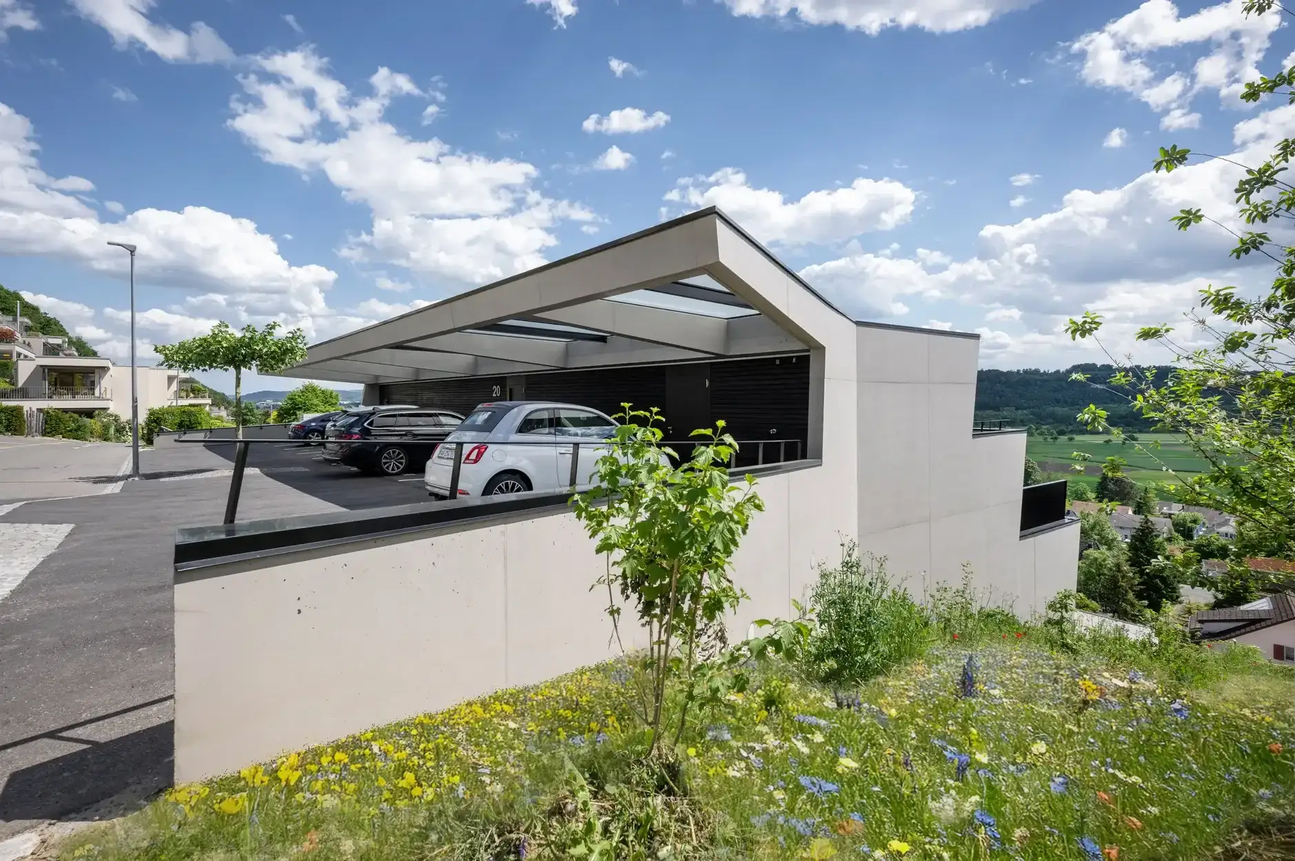 H79 Foto Aussen Fassade Eingang 03