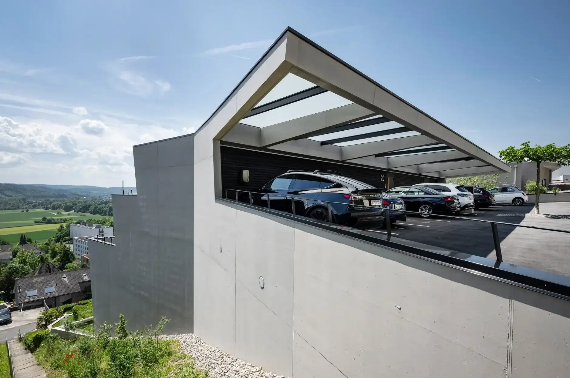 H79 Foto Aussen Fassade Eingang Ausblick