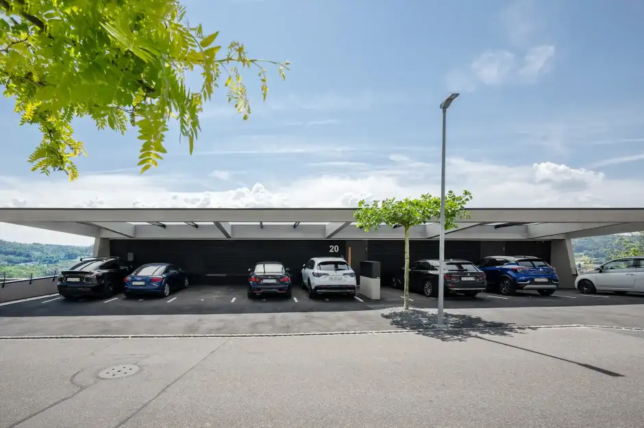 H79 Foto Aussen Vordach Eingang