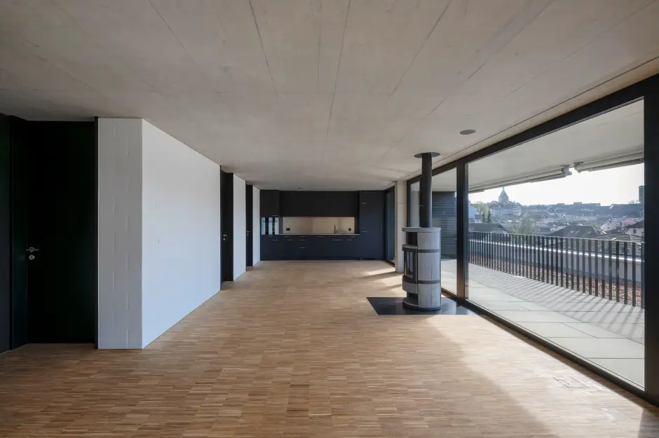 I14 Foto Aussen Attika Wohnen 02