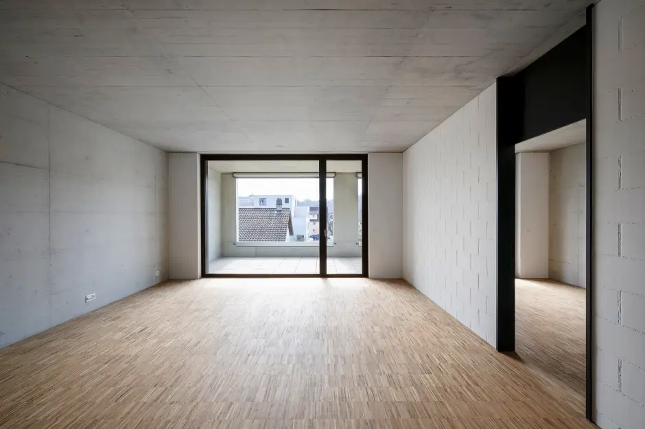 I14 Foto Innen Zimmer Balkon