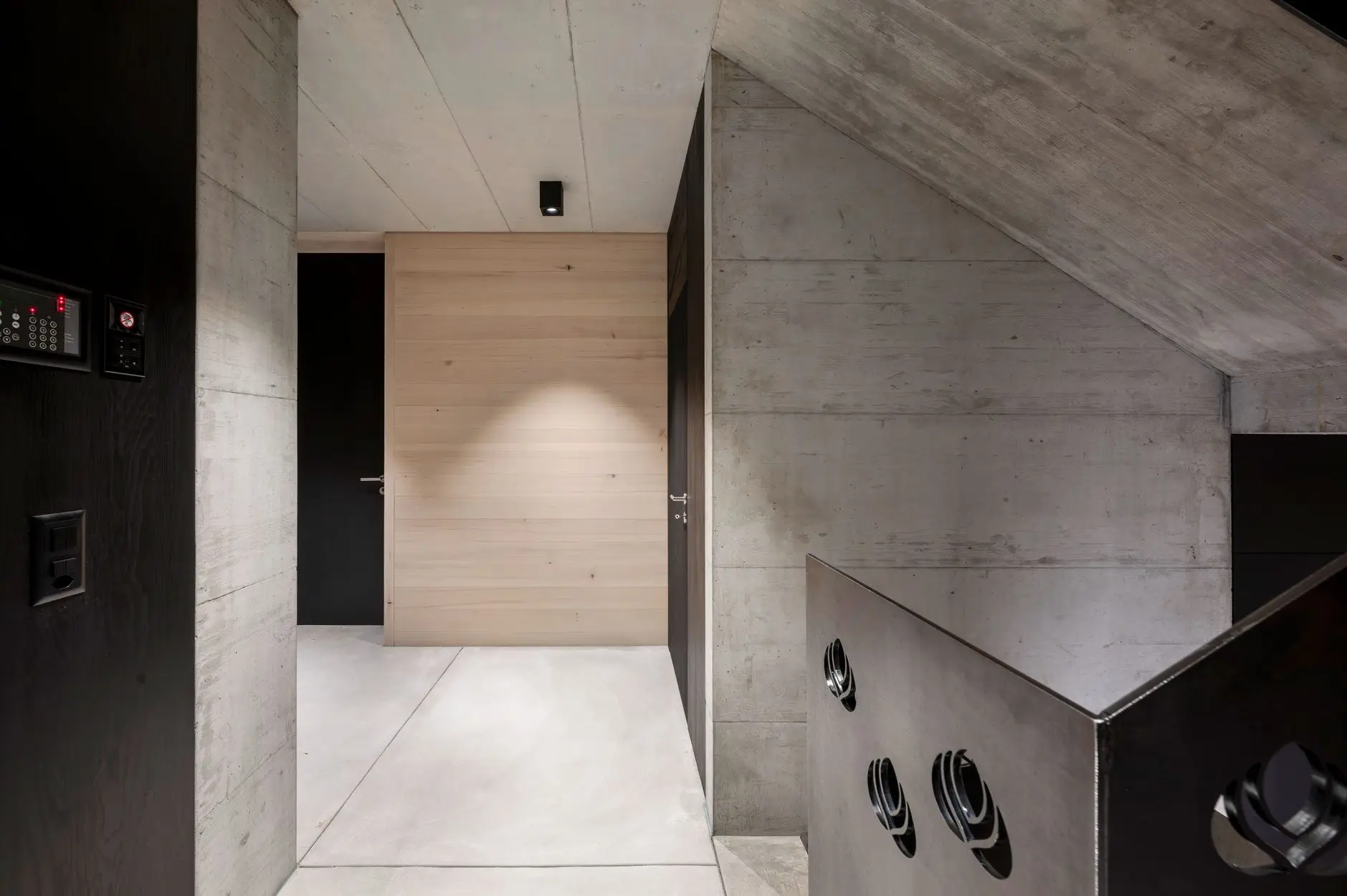 I54 Foto Innen EG Treppenhaus 01